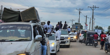 Wiz Brown goes on a Rally in Shirkat ahead of his anticipated maiden concert
